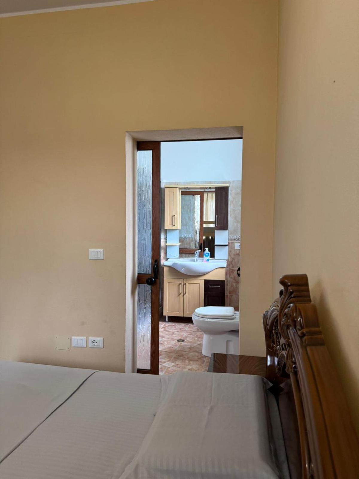 Blissful Hostel Shkodër Eksteriør bilde